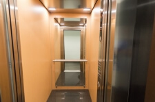 Apartman kod Bellvila i Simensa, lift